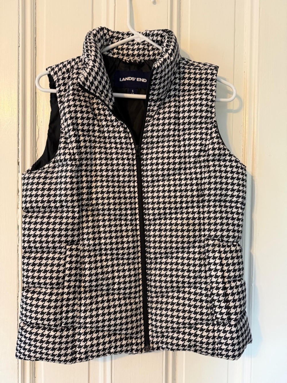 Lands' End Black & White Houndstooth Quilted Vest - Picture 4 of 9